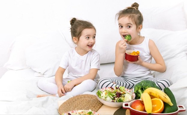 Nutrition and Healthy Eating Habits: nutritious recipes, the importance of balanced diets and introducing solid foods to babies